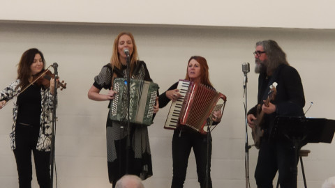 Astrid zingt !